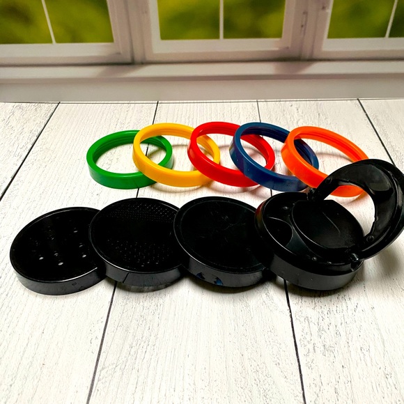 Used Magic Bullet Lot of 10 Replacement Covers,Straining Covers & Colored Rings - Picture 1 of 5